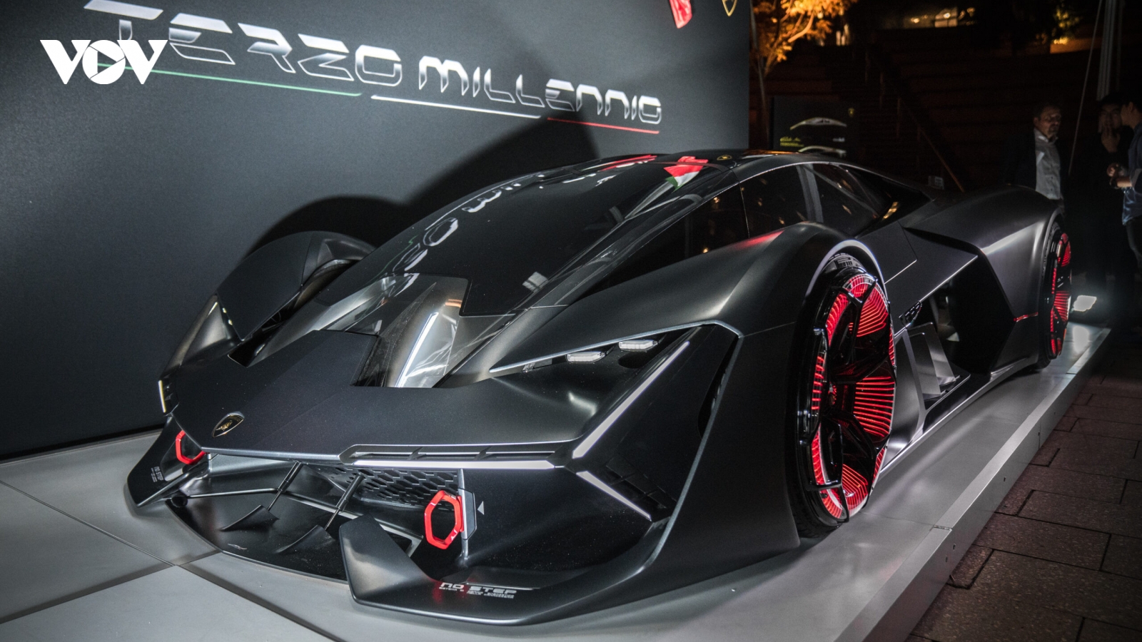 Ông chủ Lamborghini chia sẻ về điểm nổi bật của siêu xe điện sắp ra mắt