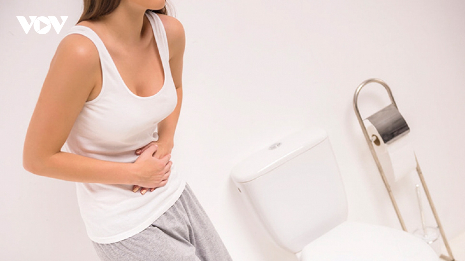 Tại sao nên đi tiểu trước và sau khi quan hệ