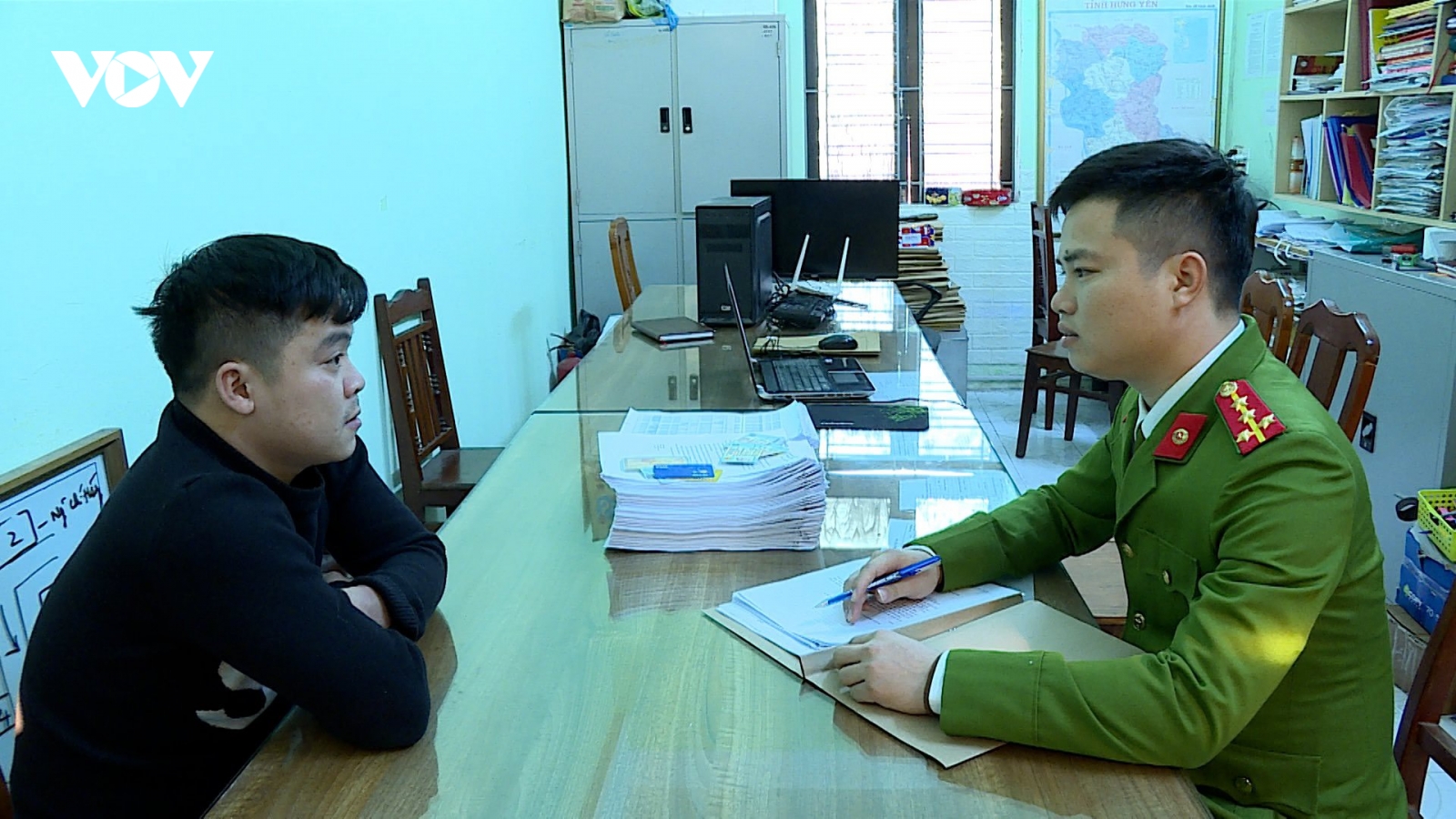 Bắt chủ sàn BĐS, có vũ khí nóng, cầm đầu đường dây cá độ bóng đá hơn 1.000 tỷ đồng