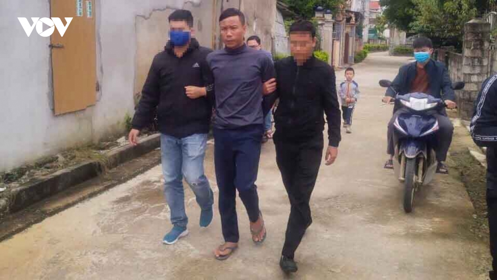 Nóng 24h: Nghi phạm vào viện băng bó vết thương sau khi sát hại 2 người