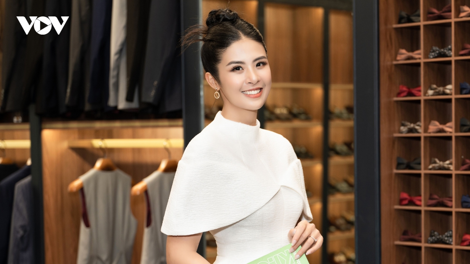 Chuyện showbiz: Hoa hậu Ngọc Hân không mặc váy cưới trong hôn lễ