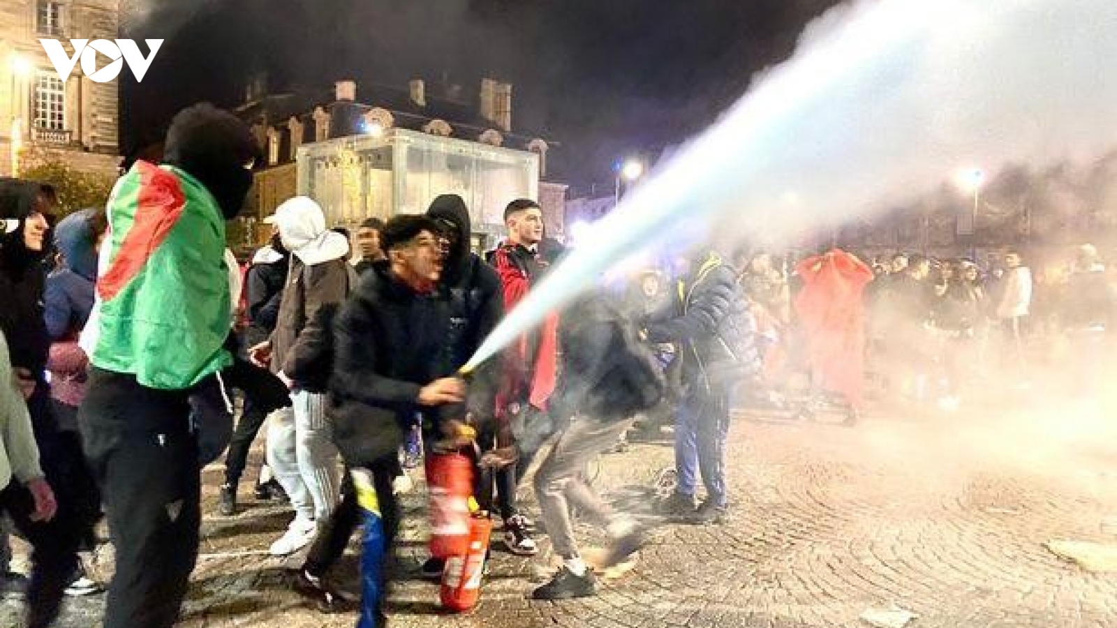 CĐV của Morocco ẩu đả với CĐV Pháp