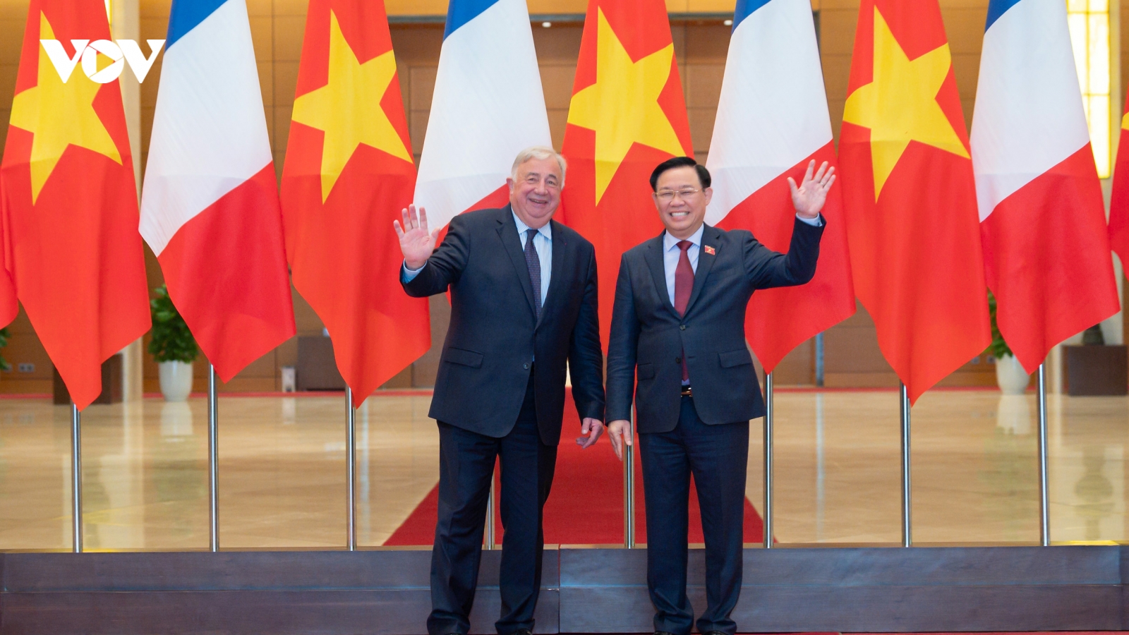 Chủ tịch Quốc hội Vương Đình Huệ hội đàm Chủ tịch Thượng viện Pháp Gérard Larcher