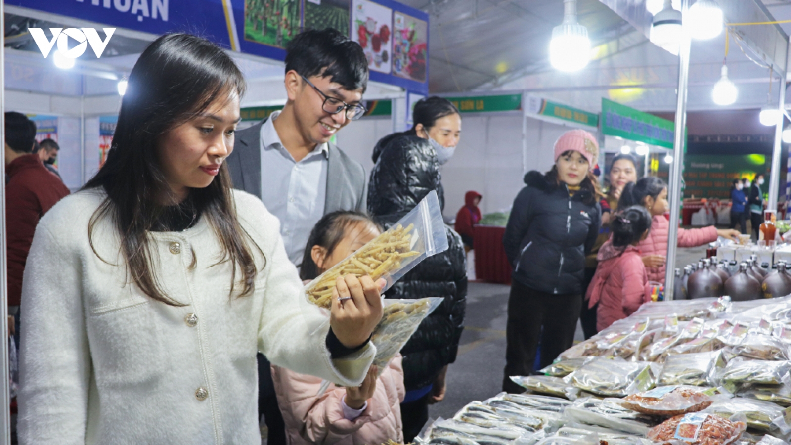 Quảng Ninh kích cầu tiêu dùng cuối năm qua hội chợ OCOP