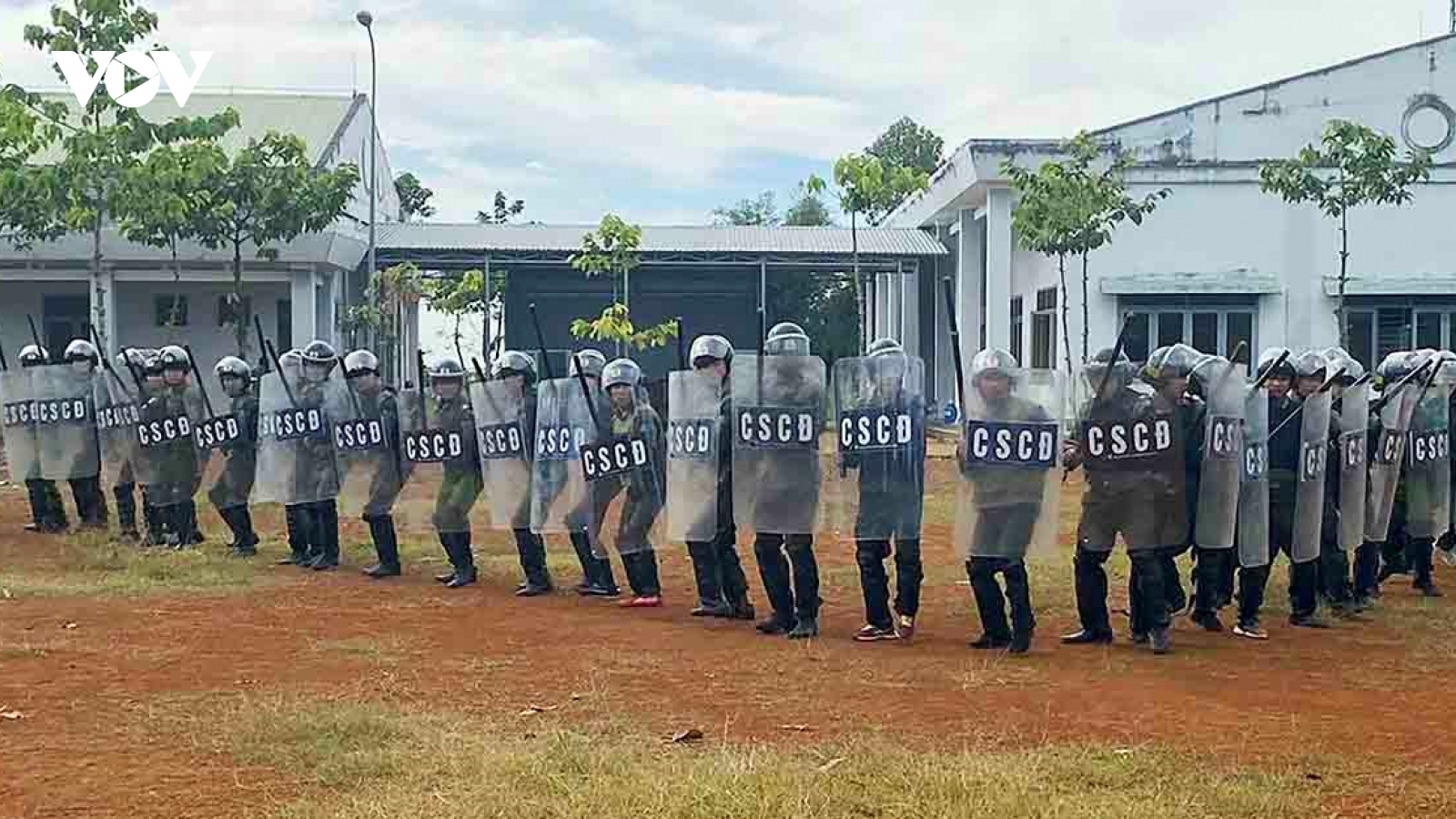 Cảnh sát cơ động Bình Phước huấn luyện sẵn sàng chiến đấu