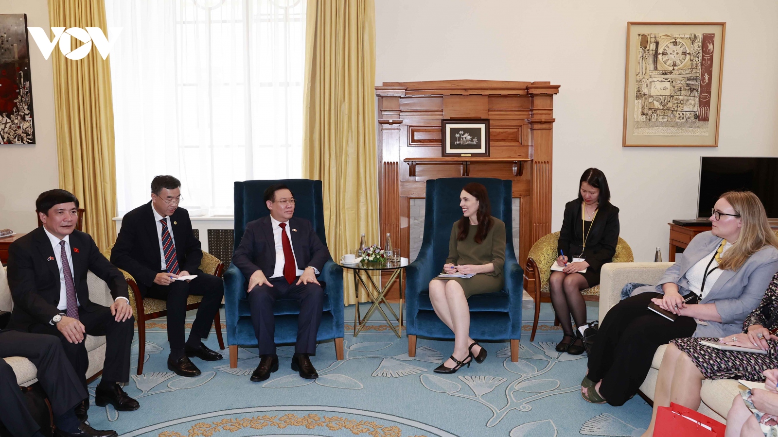 Chủ tịch Quốc hội Vương Đình Huệ hội kiến Thủ tướng New Zealand 