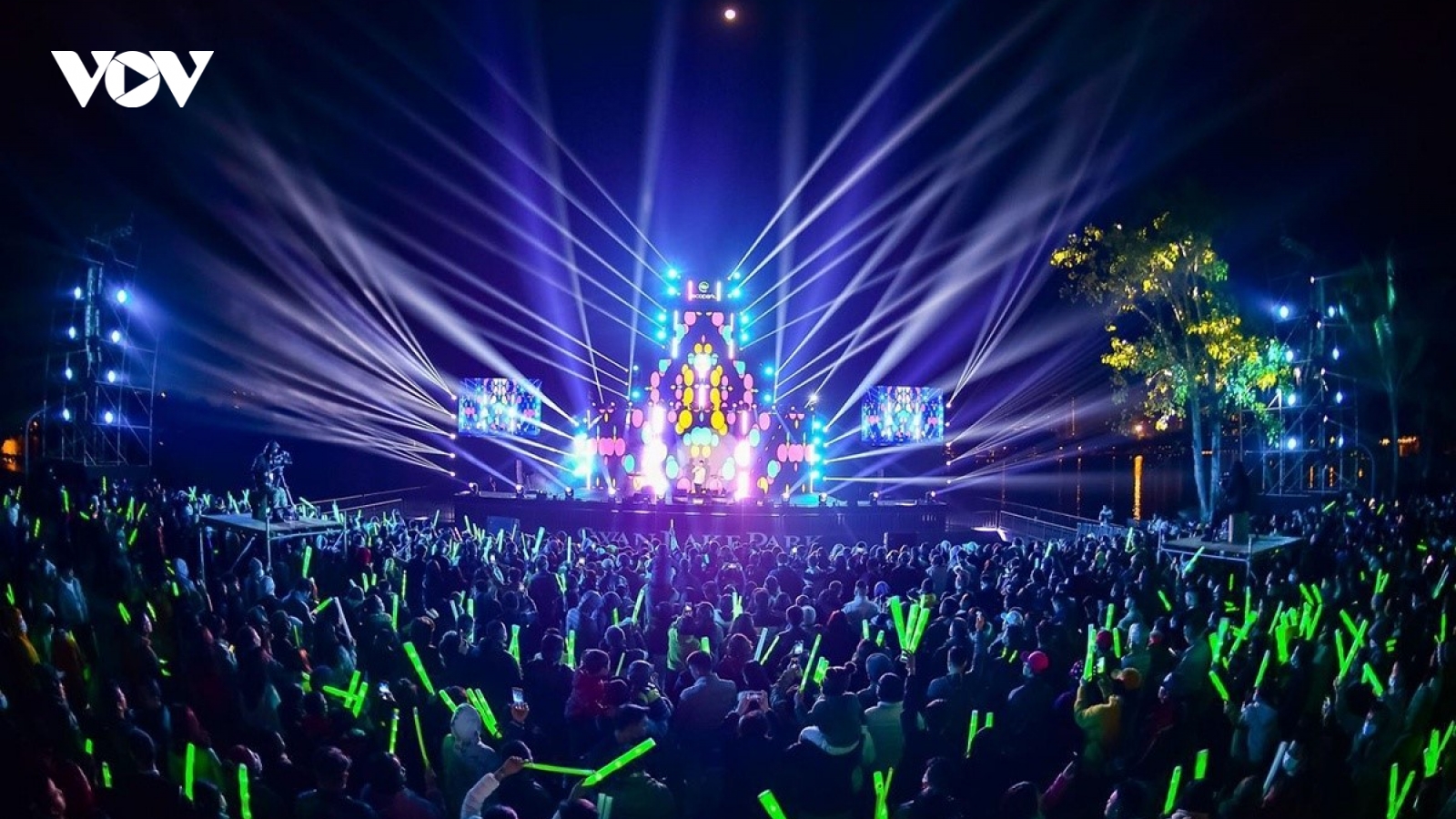 Countdown Ecopark 2023: Đại tiệc của âm thanh, ánh sáng và pháo hoa