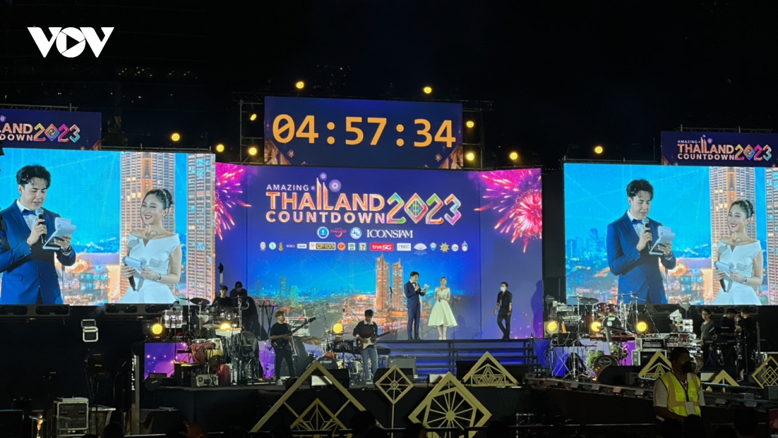 Người dân Bangkok (Thái Lan) hứng khởi chào đón Năm mới 2023