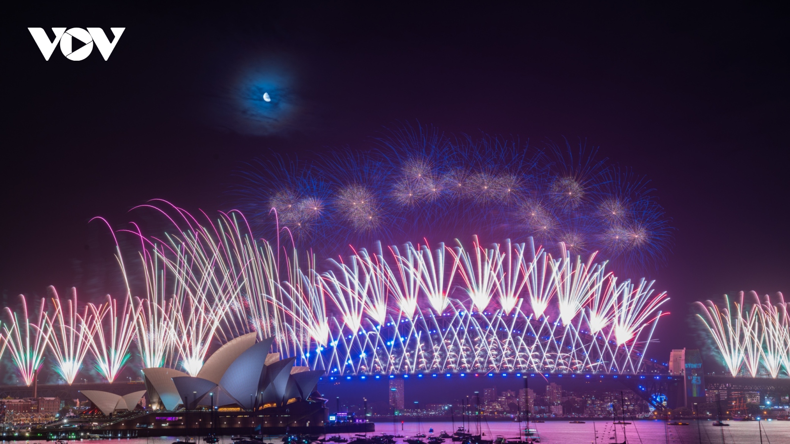Rực rỡ màn pháo hoa tại Cầu Cảng Sydney chào đón Năm mới 2023