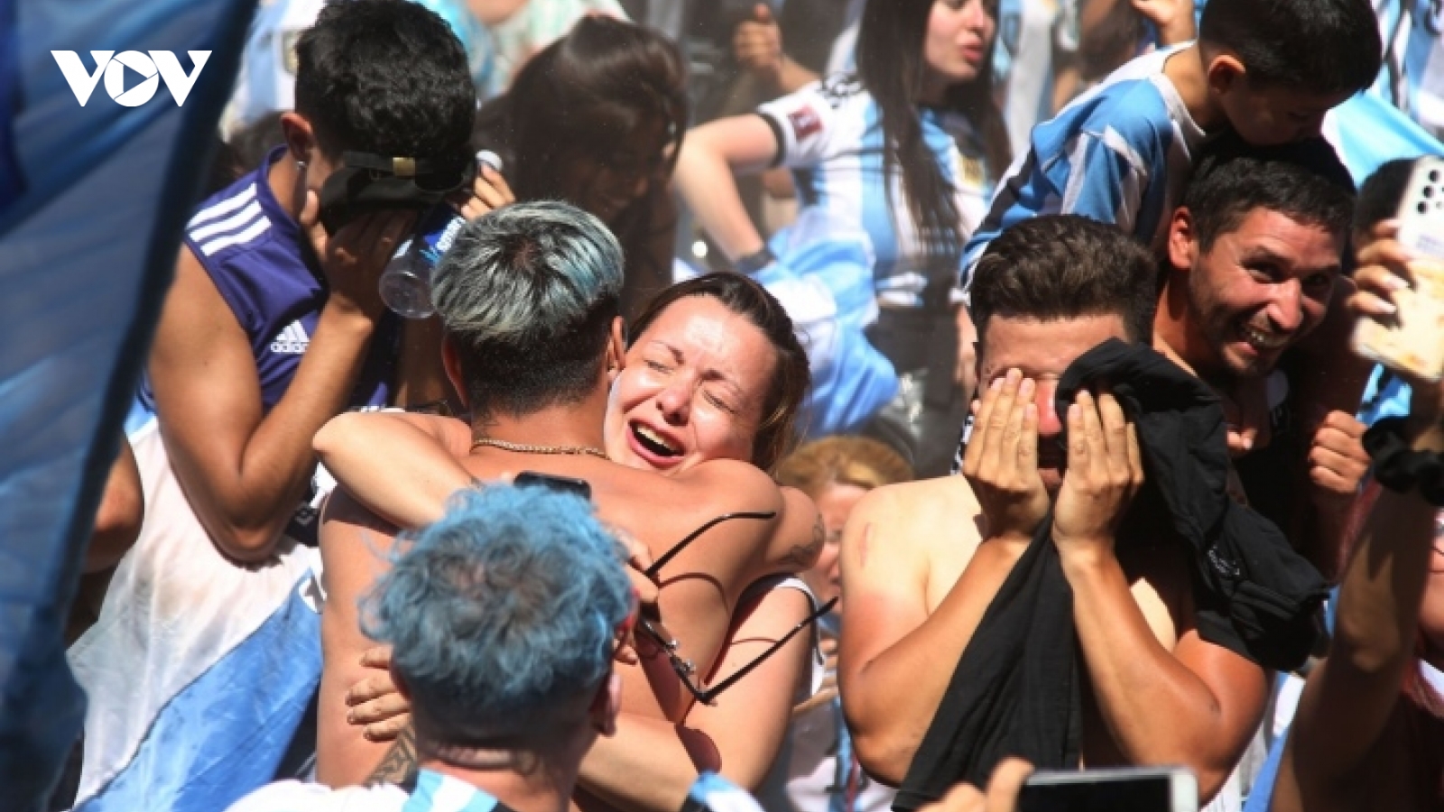 Hàng triệu người Argentina đổ ra đường ăn mừng chức vô địch World Cup