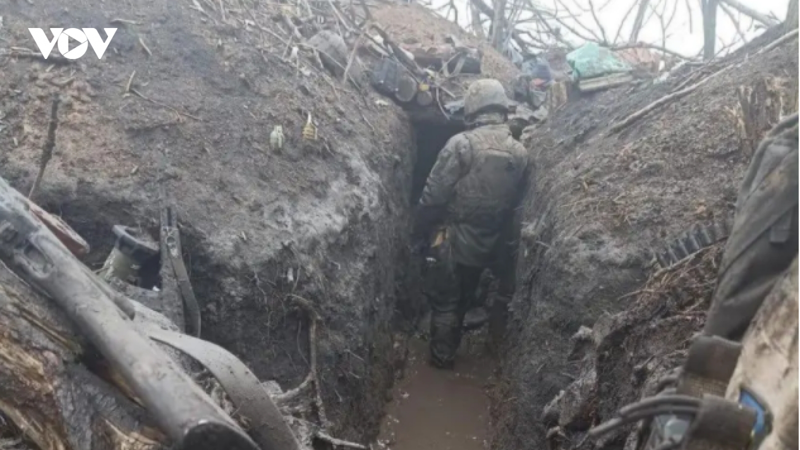 "Đột nhập" chiến hào của các binh sỹ Ukraine tại mặt trận Donbass