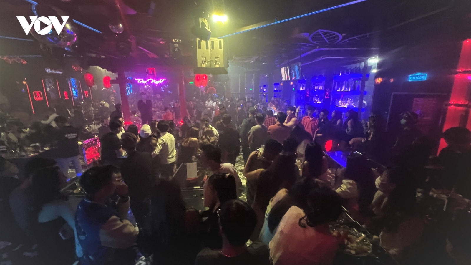 Đột kích quán bar ở Đồng Nai, phát hiện 14 người dương tính với ma túy