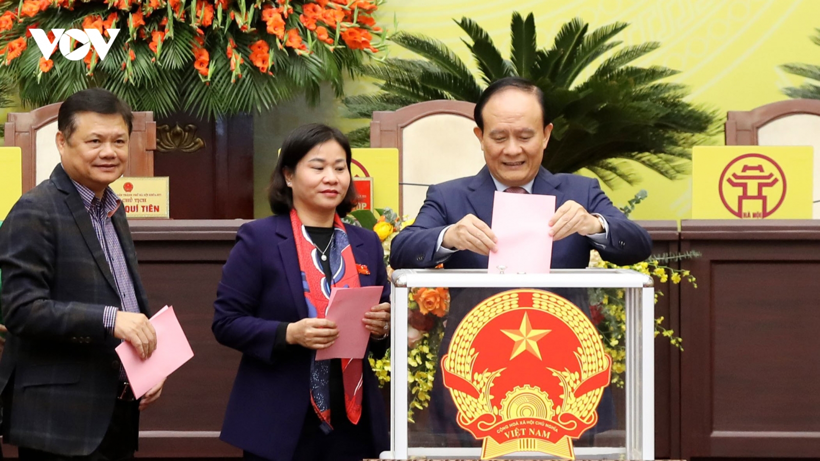 Kiện toàn nhân sự HĐND và UBND thành phố Hà Nội