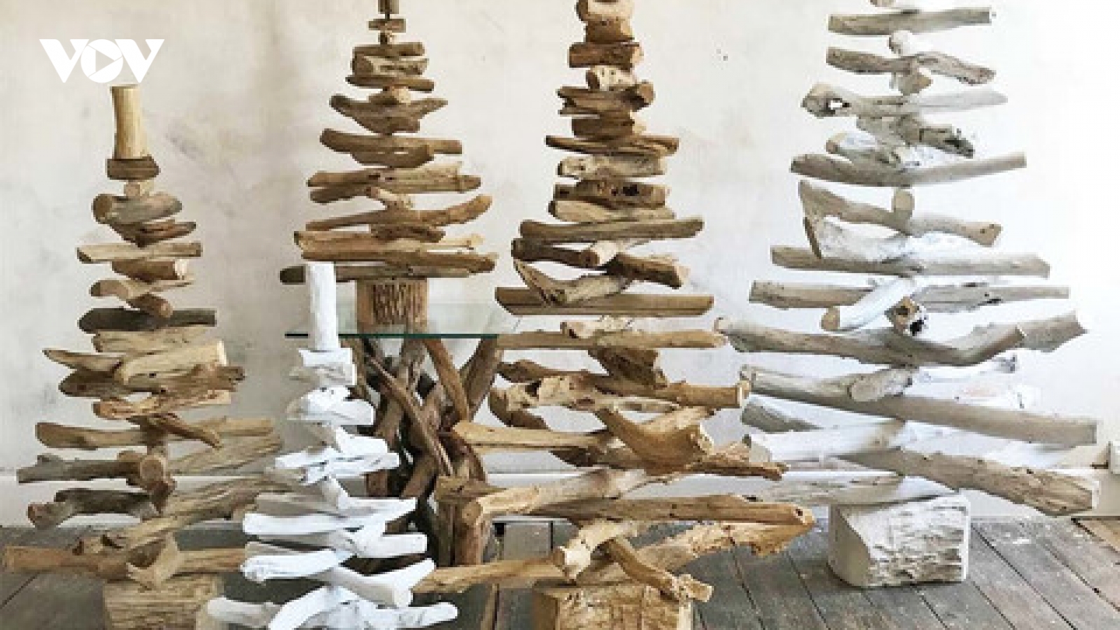 Củi khô giá trăm nghìn đồng/bó bỗng đắt hàng dịp Noel