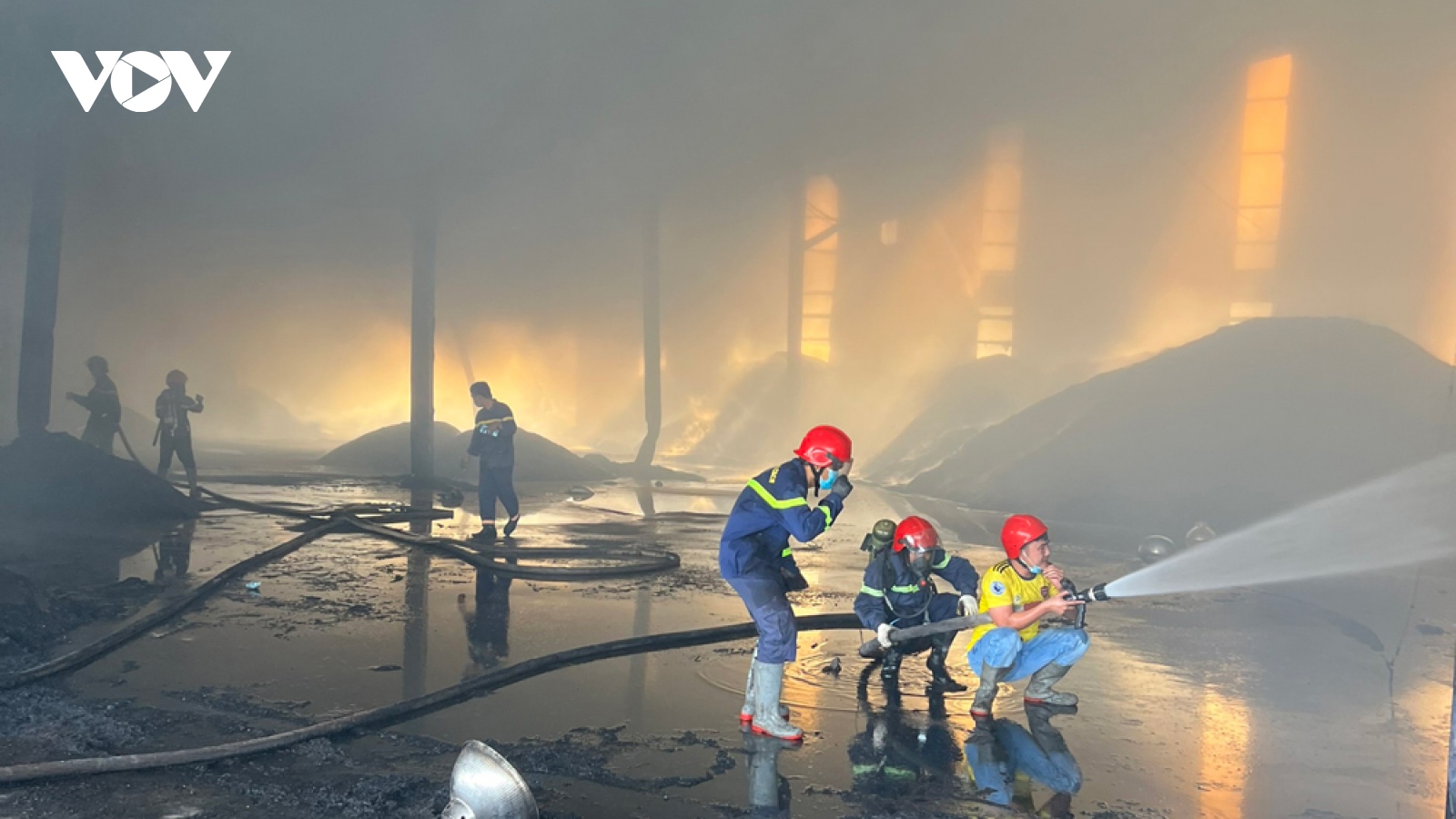 Cháy xưởng sản xuất viên nén gỗ ở Bình Phước gây thiệt hại nặng nề