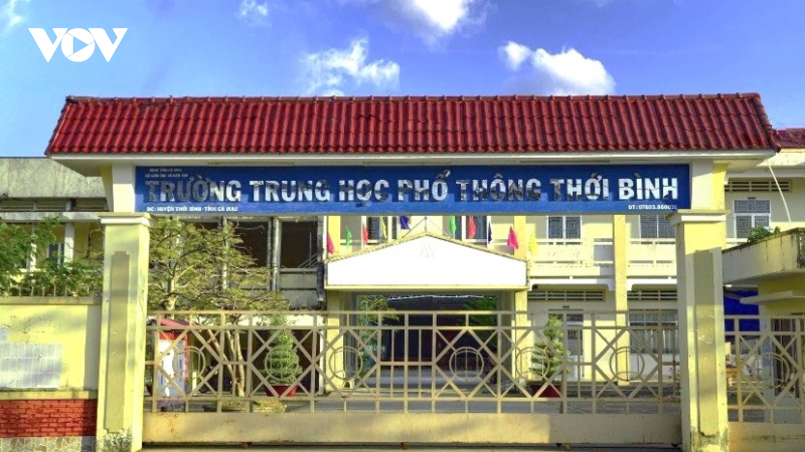 Khơi lại chuyện gia đình học sinh, một thầy giáo ở Cà Mau phải chuyển lớp 