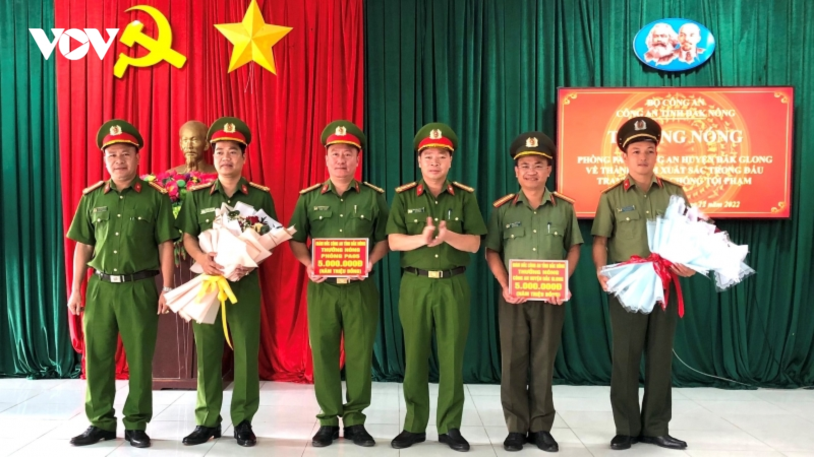 Liên tiếp triệt phá các vụ cá độ bóng đá, Công an Đắk Nông được thưởng nóng