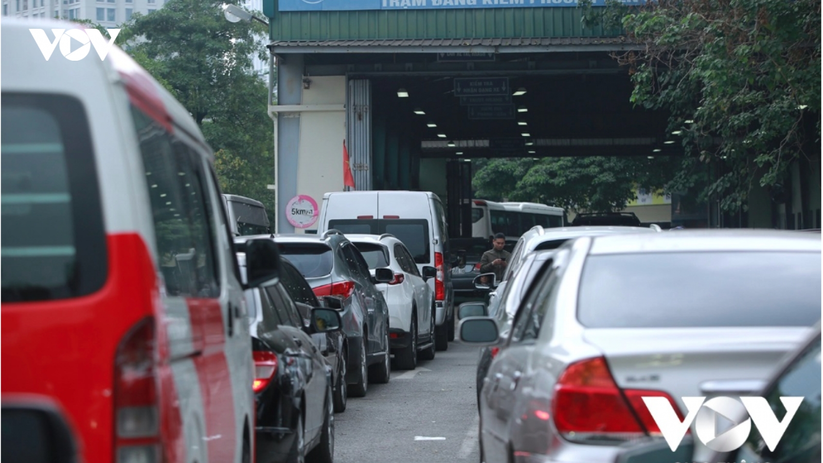 Trung tâm đăng kiểm và các đăng kiểm viên liệu có đủ chất lượng?