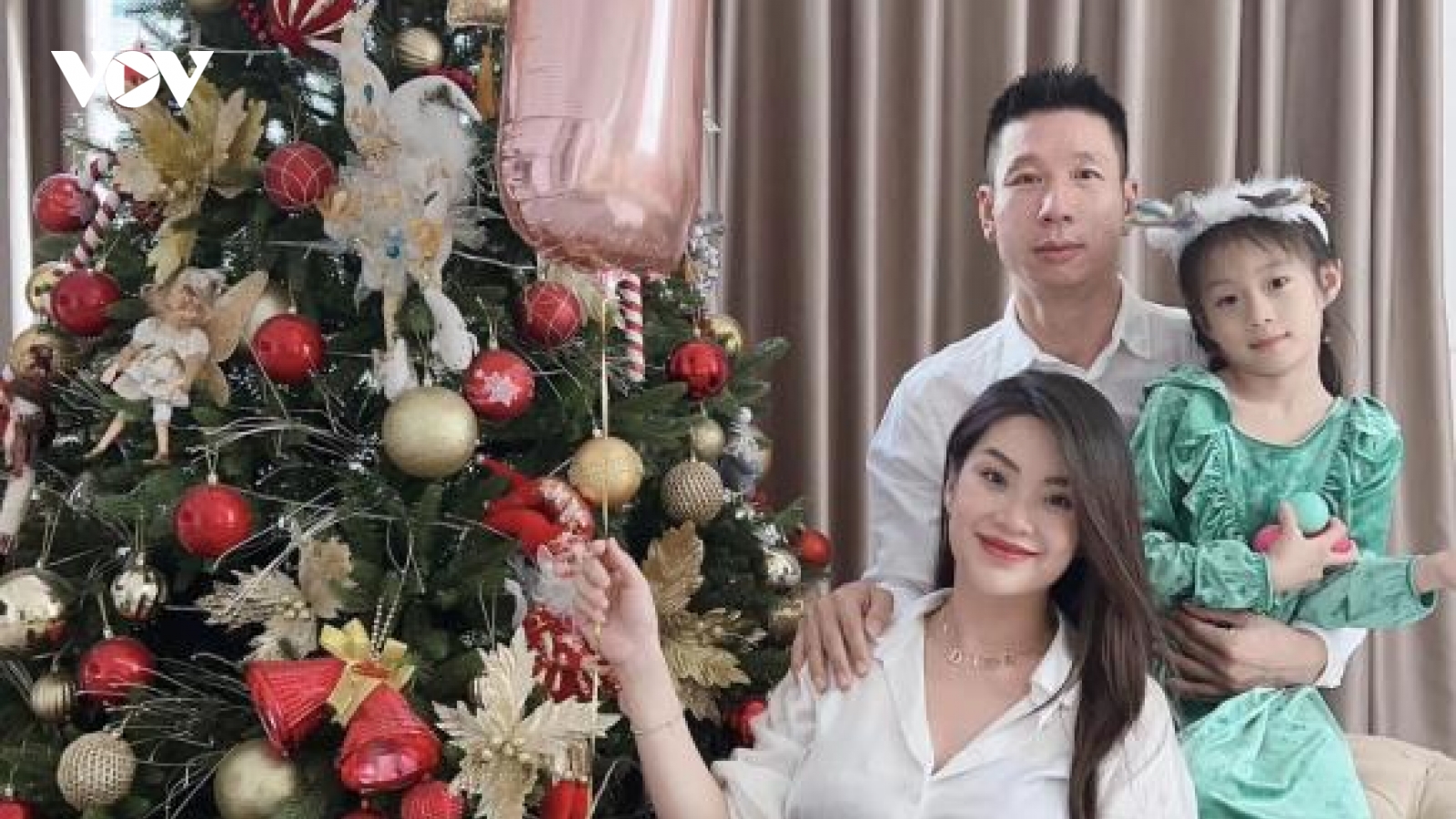 Á hậu Diễm Trang khoe ảnh "bầu bí" kỷ niệm 7 năm ngày cưới bên ông xã Việt kiều