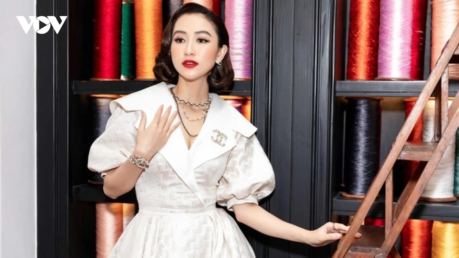 Chuyện showbiz: Á hậu Hà Thu lên tiếng về tin đồn bị đánh ghen