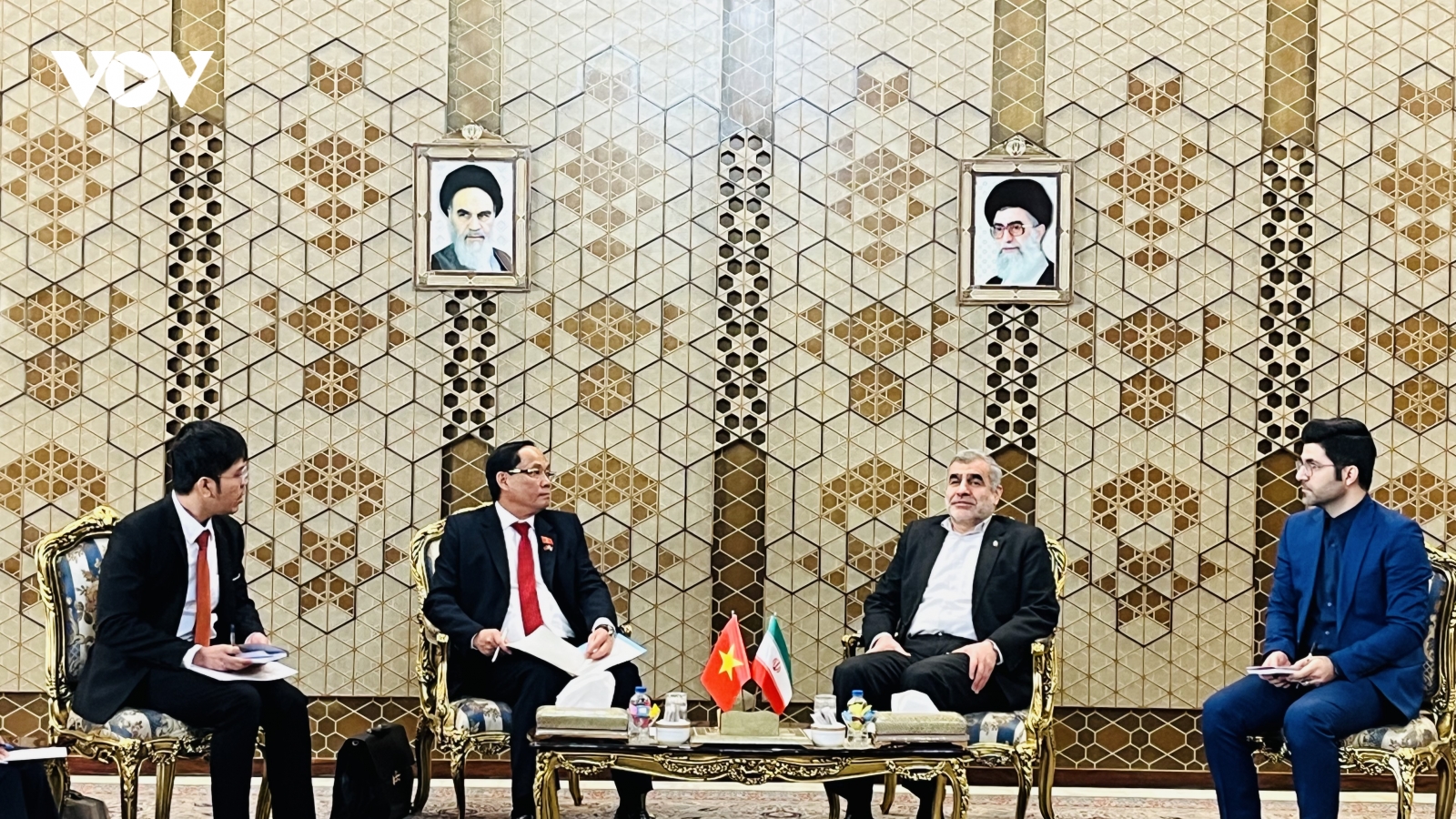 Phó Chủ tịch Quốc hội Trần Quang Phương thăm và làm việc tại Iran
