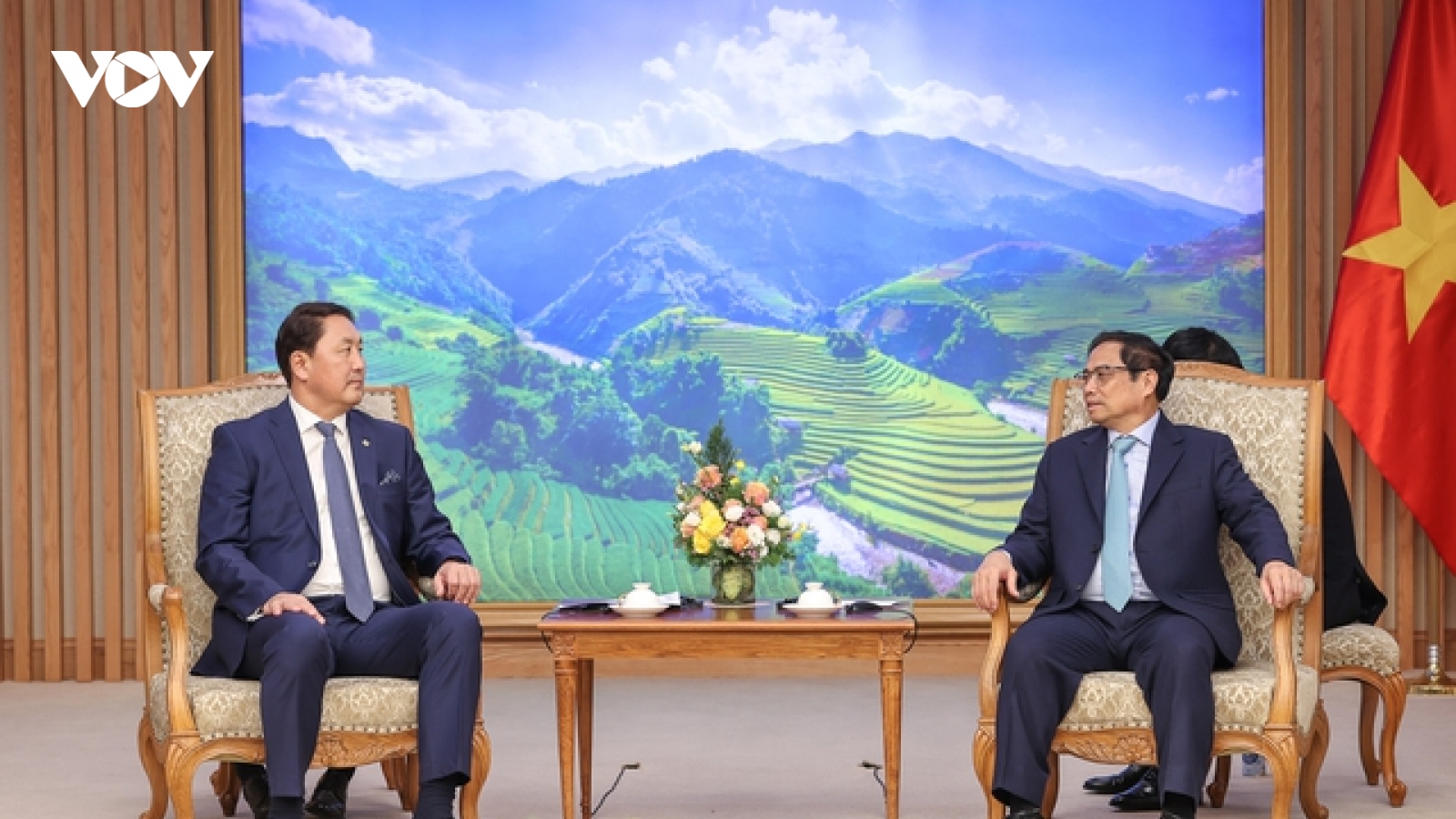 Thủ tướng Phạm Minh Chính tiếp Bộ trưởng Quốc phòng Mông Cổ