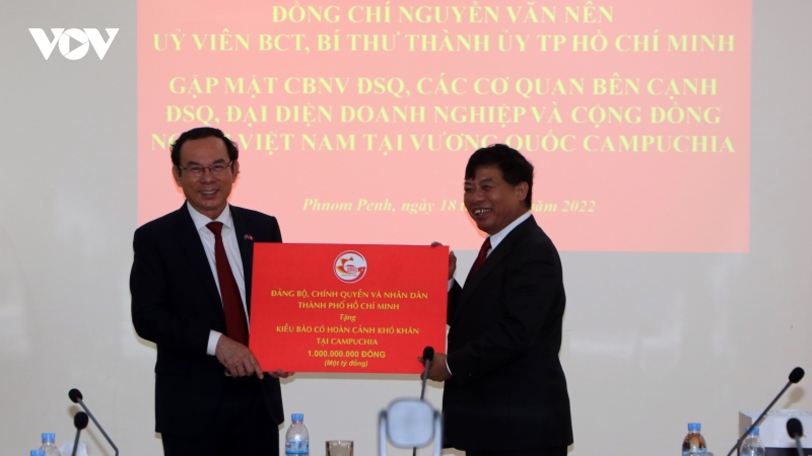 Bí thư Thành ủy TP.HCM Nguyễn Văn Nên thăm bà con Việt kiều tại Campuchia