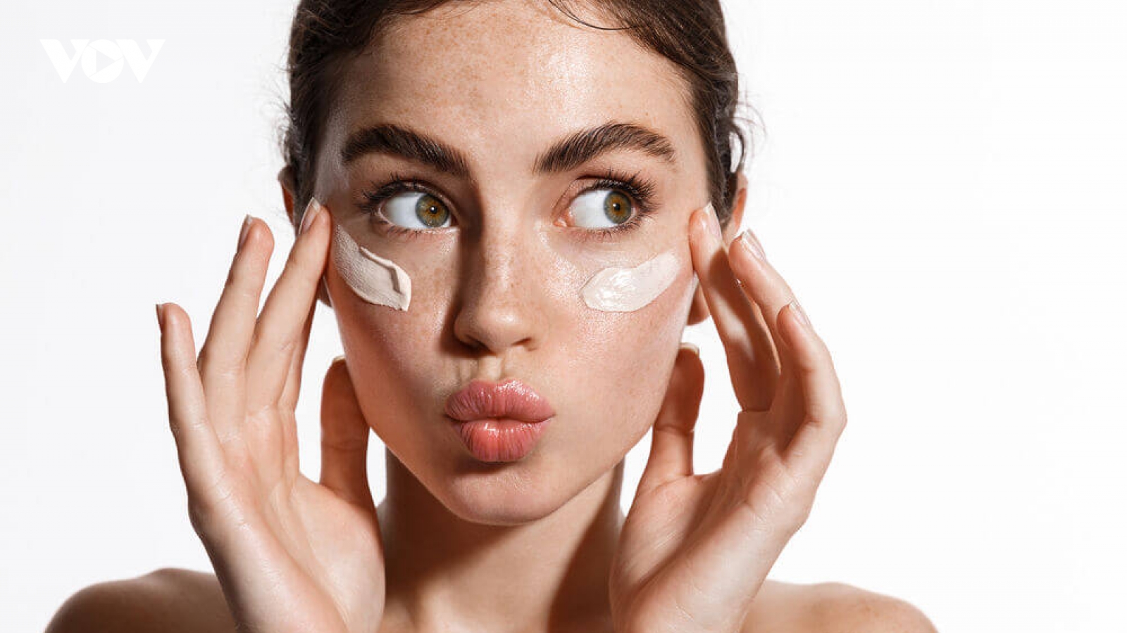 Mẹo chăm sóc để làn da luôn khỏe đẹp trong mùa đông