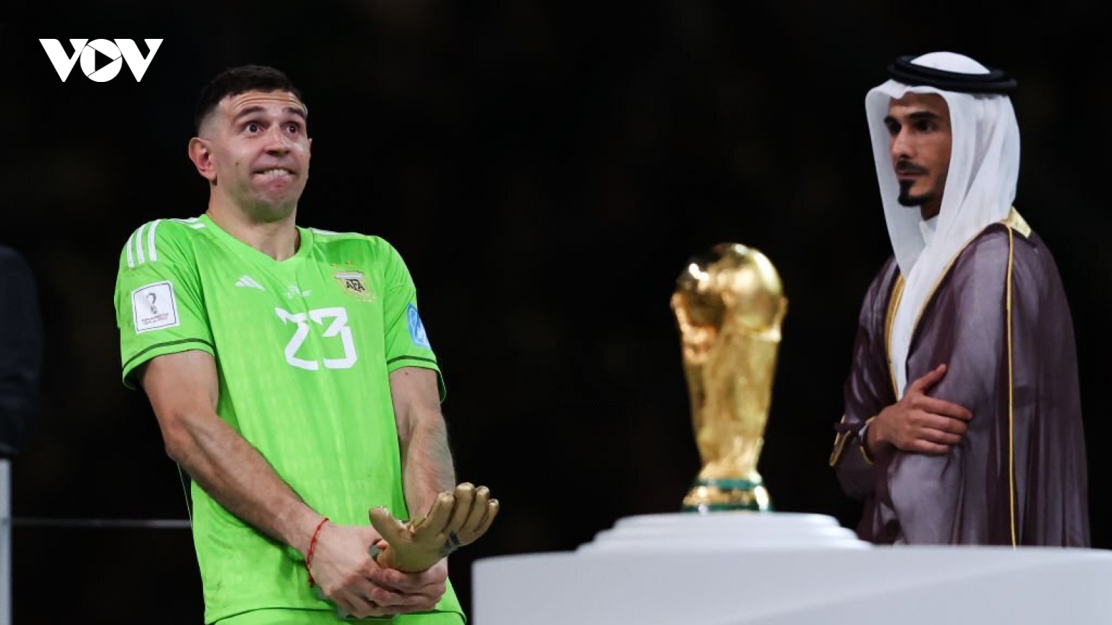 Thủ môn Martinez “chế nhạo” Mbappe trong phòng thay đồ Argentina