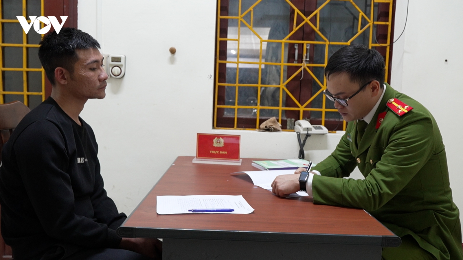 Lừa bạn vào khách sạn rồi chiếm đoạt tài sản