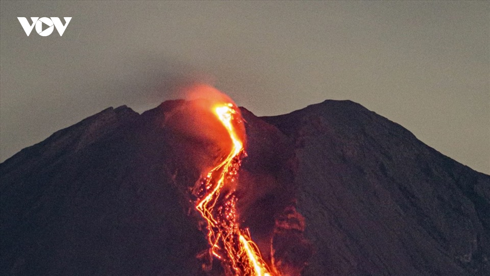 Indonesia sơ tán khẩn cấp hàng nghìn người gần núi lửa Semeru