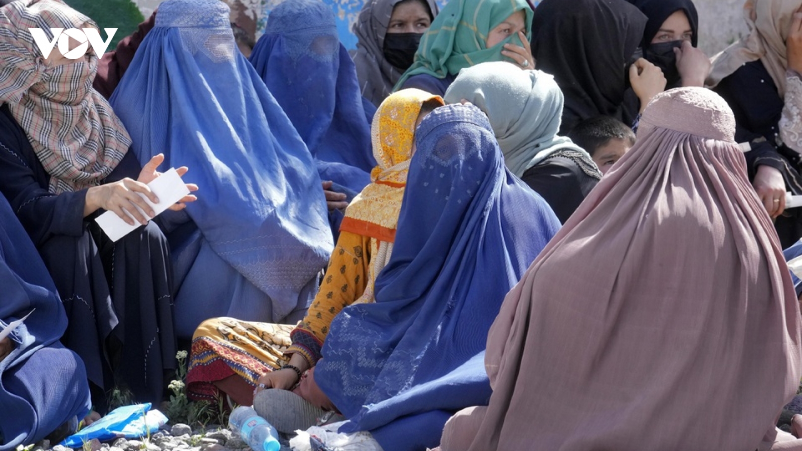 Taliban liên tiếp ra lệnh cấm mới đối với phụ nữ Afghanistan