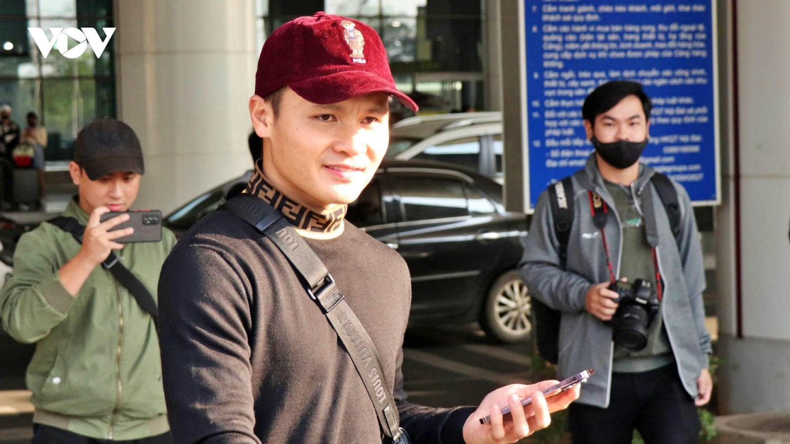 Quang Hải về Việt Nam, sẵn sàng săn chức vô địch AFF Cup 2022