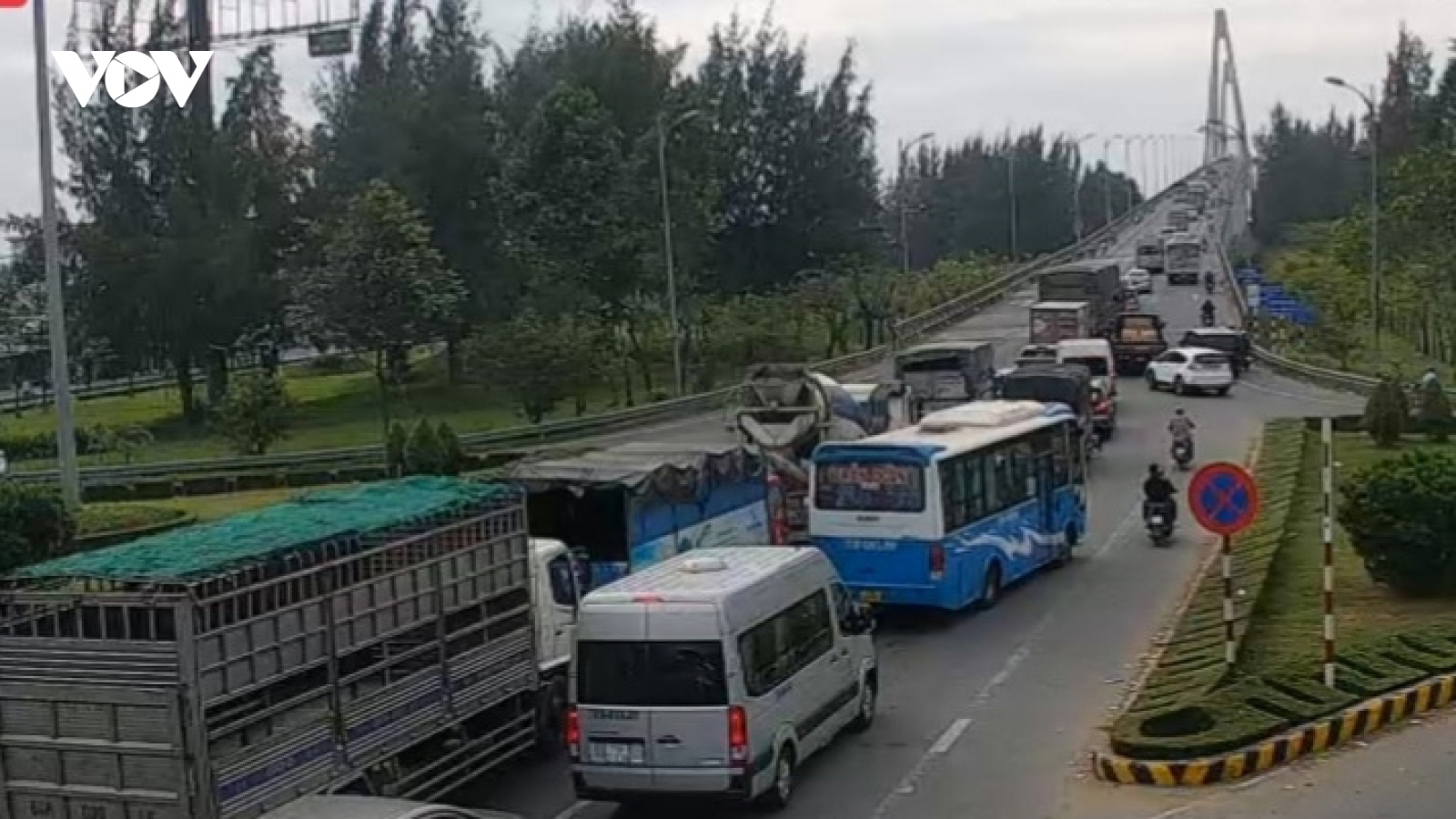 Ùn ứ giao thông cục bộ khu vực cầu Rạch Miễu, Tiền Giang