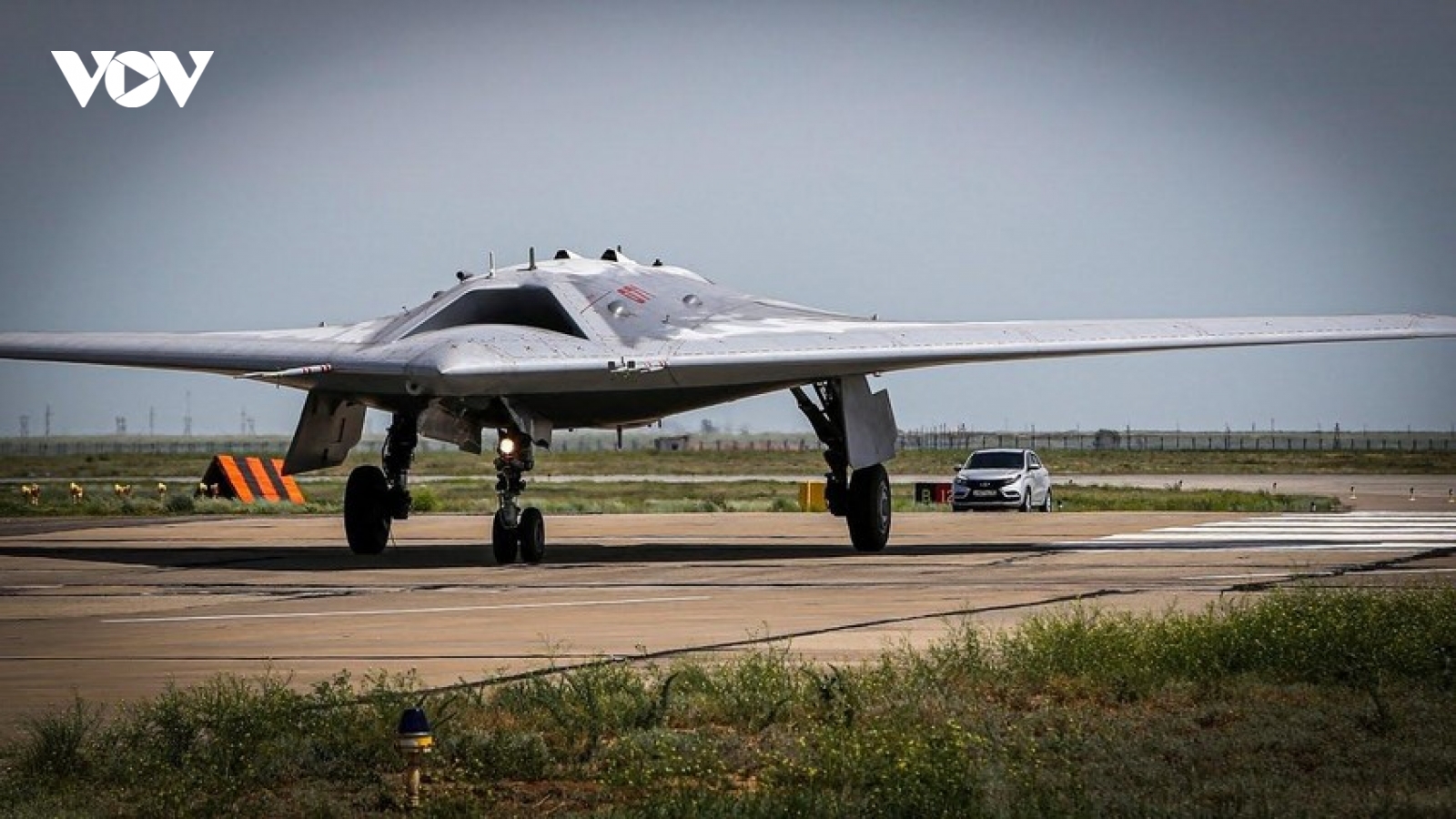 "Thợ săn" Okhotnik và chiến đấu cơ Su-57: Cặp song sát tàng hình của Nga