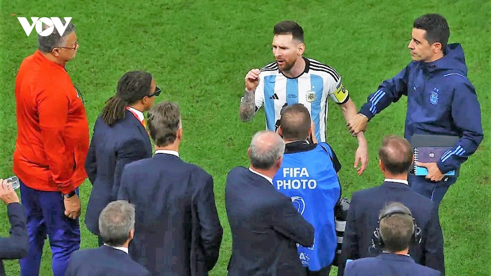 Messi nổi nóng, khiêu khích đối thủ khi Argentina vào bán kết World Cup 2022