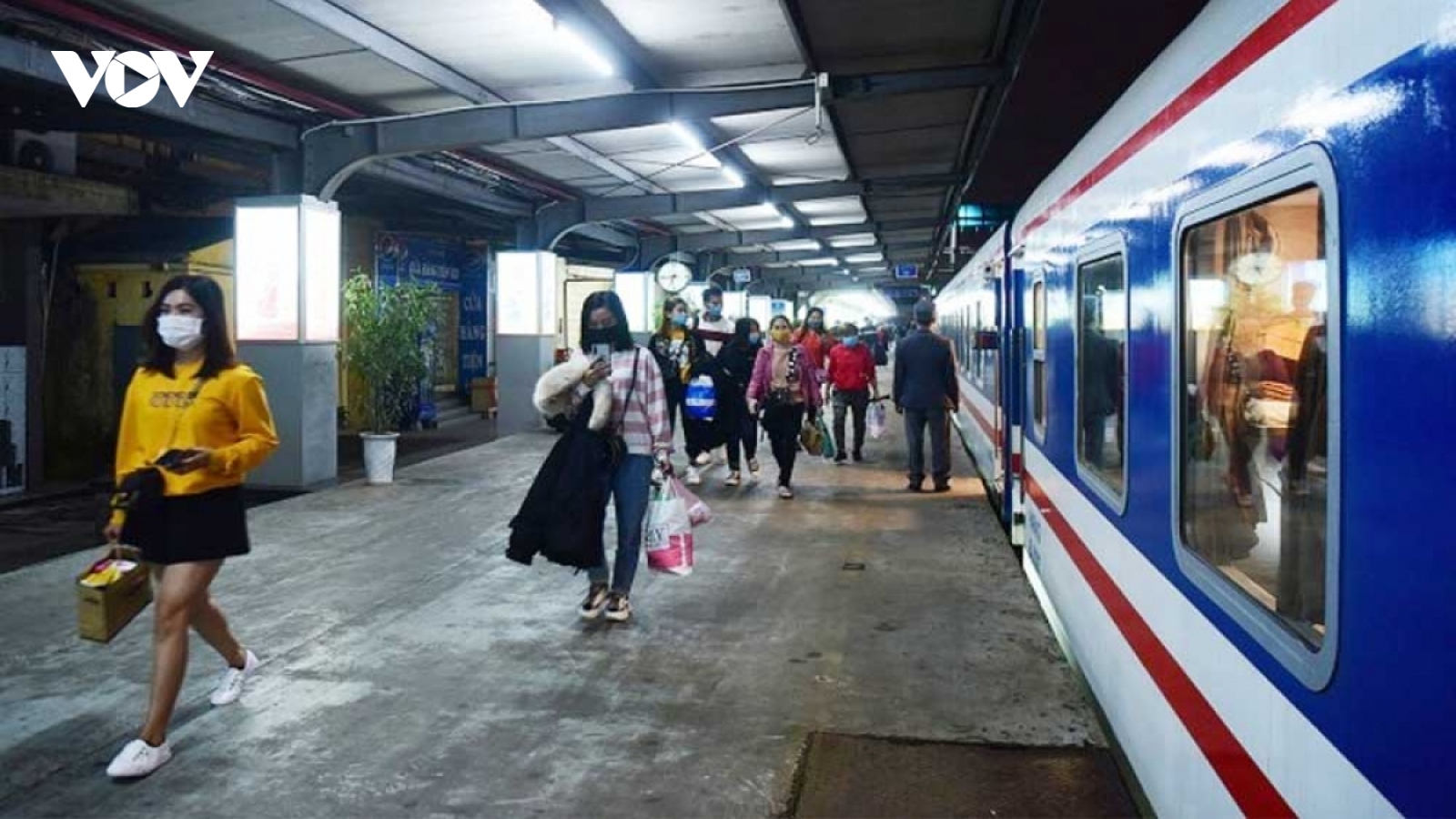 Đường sắt chạy thêm nhiều tàu phục vụ nhu cầu đi lại dịp Tết Dương lịch