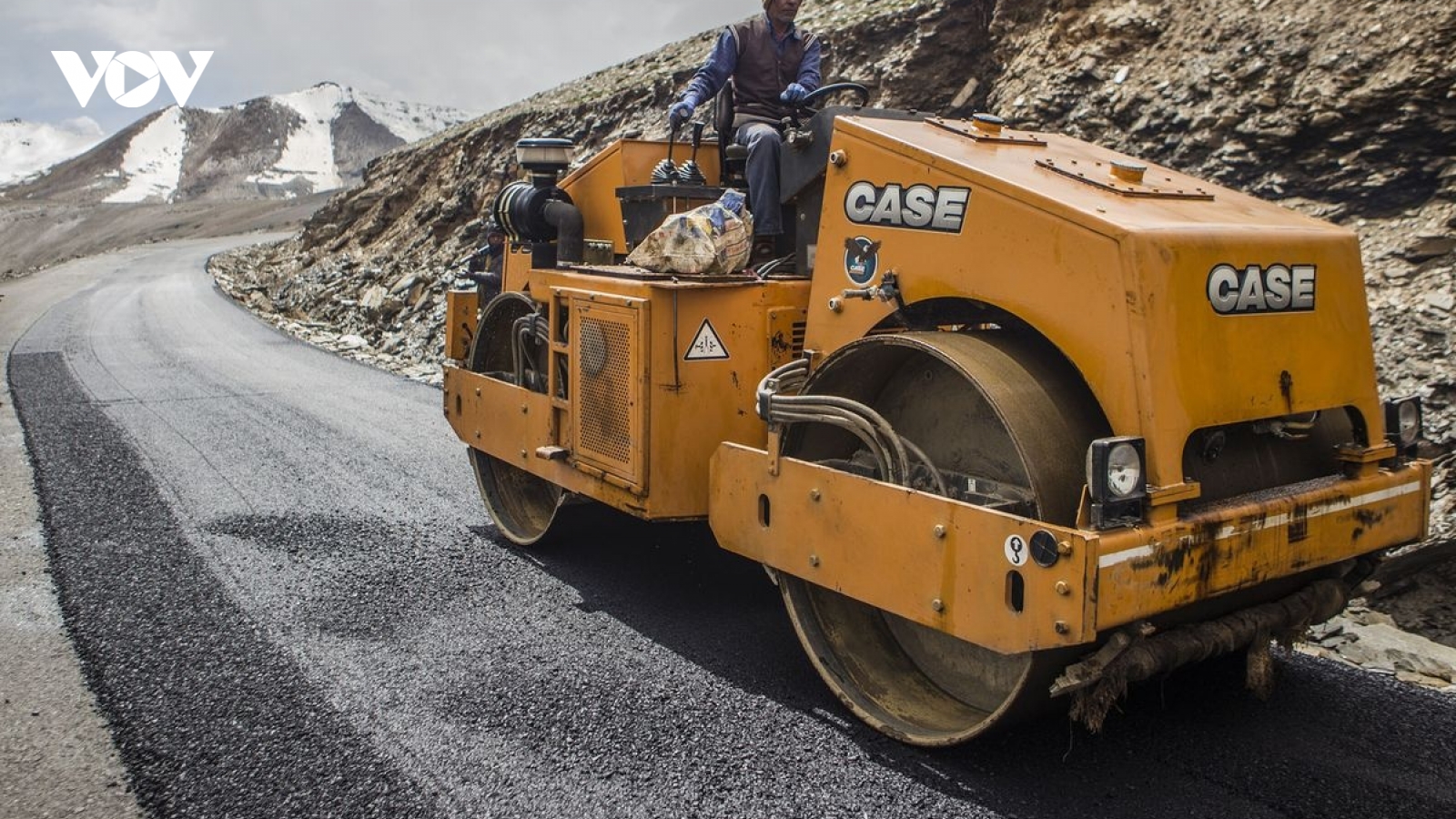 Ấn Độ sắp xây 1.700 km đường cao tốc dọc biên giới Trung Quốc