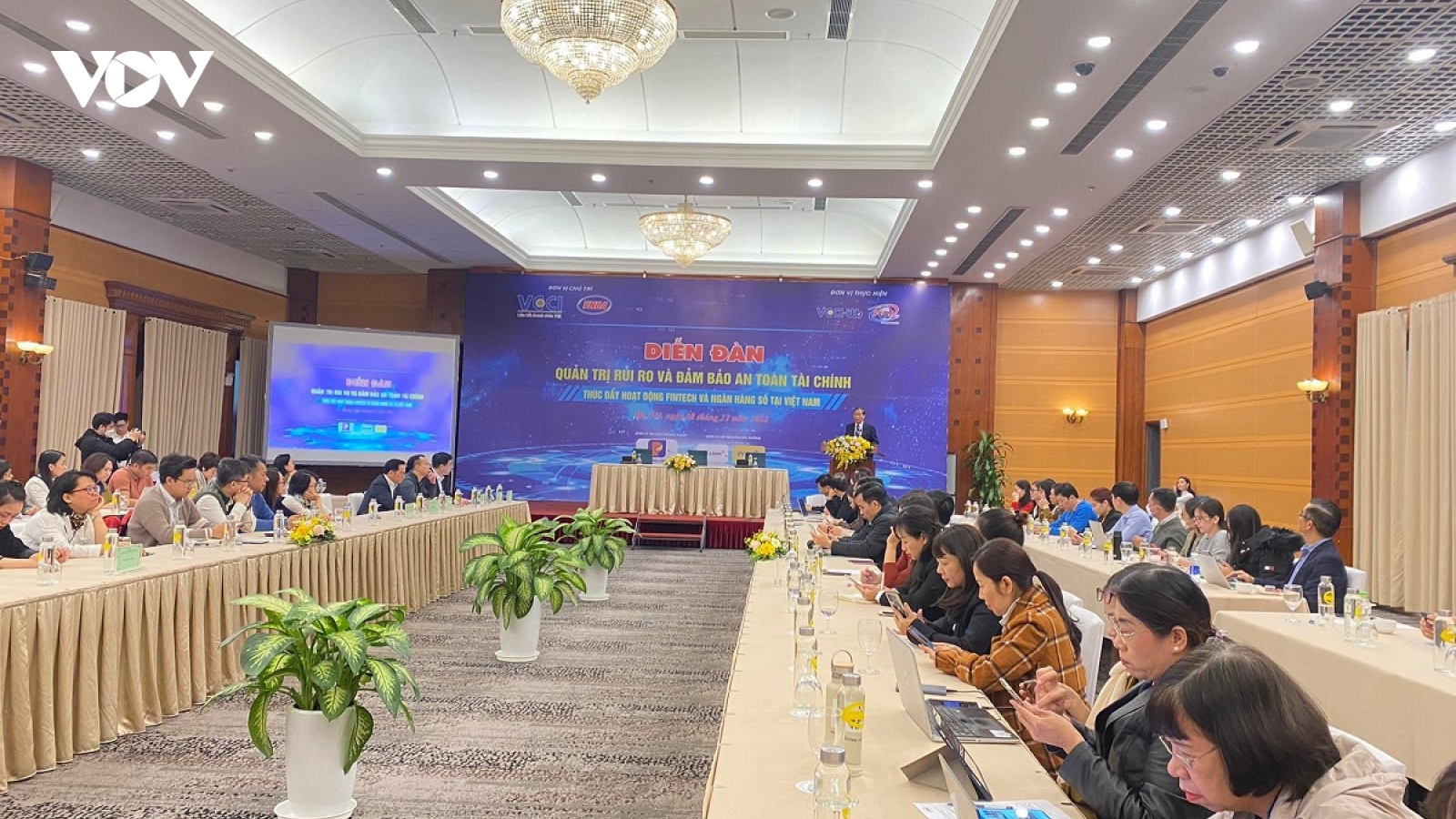 Hoàn thiện hành lang pháp lý để thúc đẩy ngân hàng số tại Việt Nam