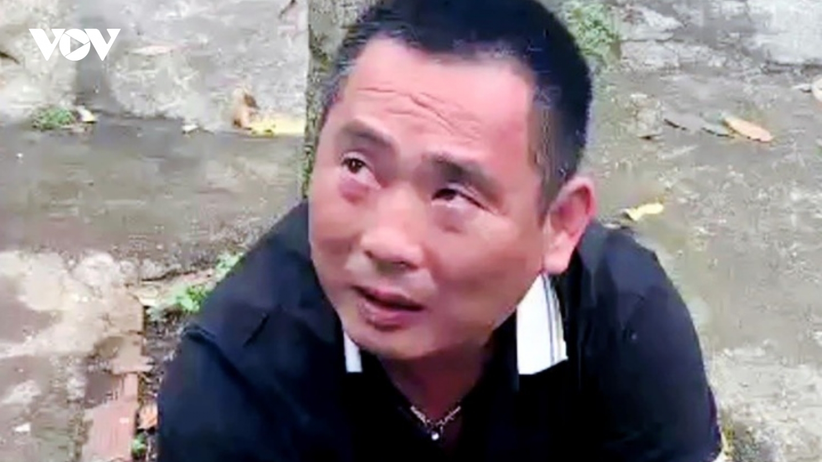 Vào bệnh viện trộm xe cứu thương