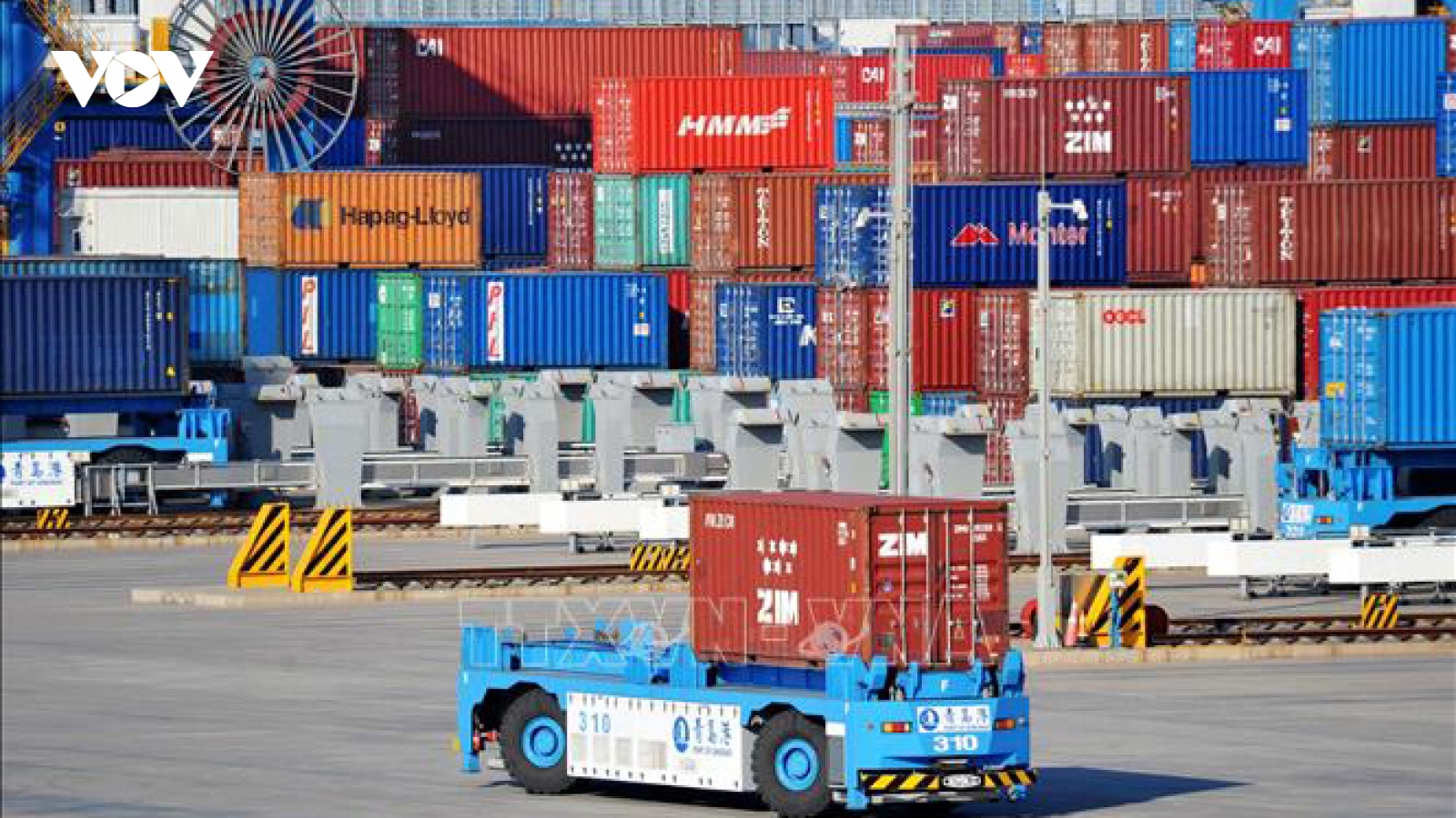 Trung Quốc giữ vững thành quả kinh tế trong khó khăn
