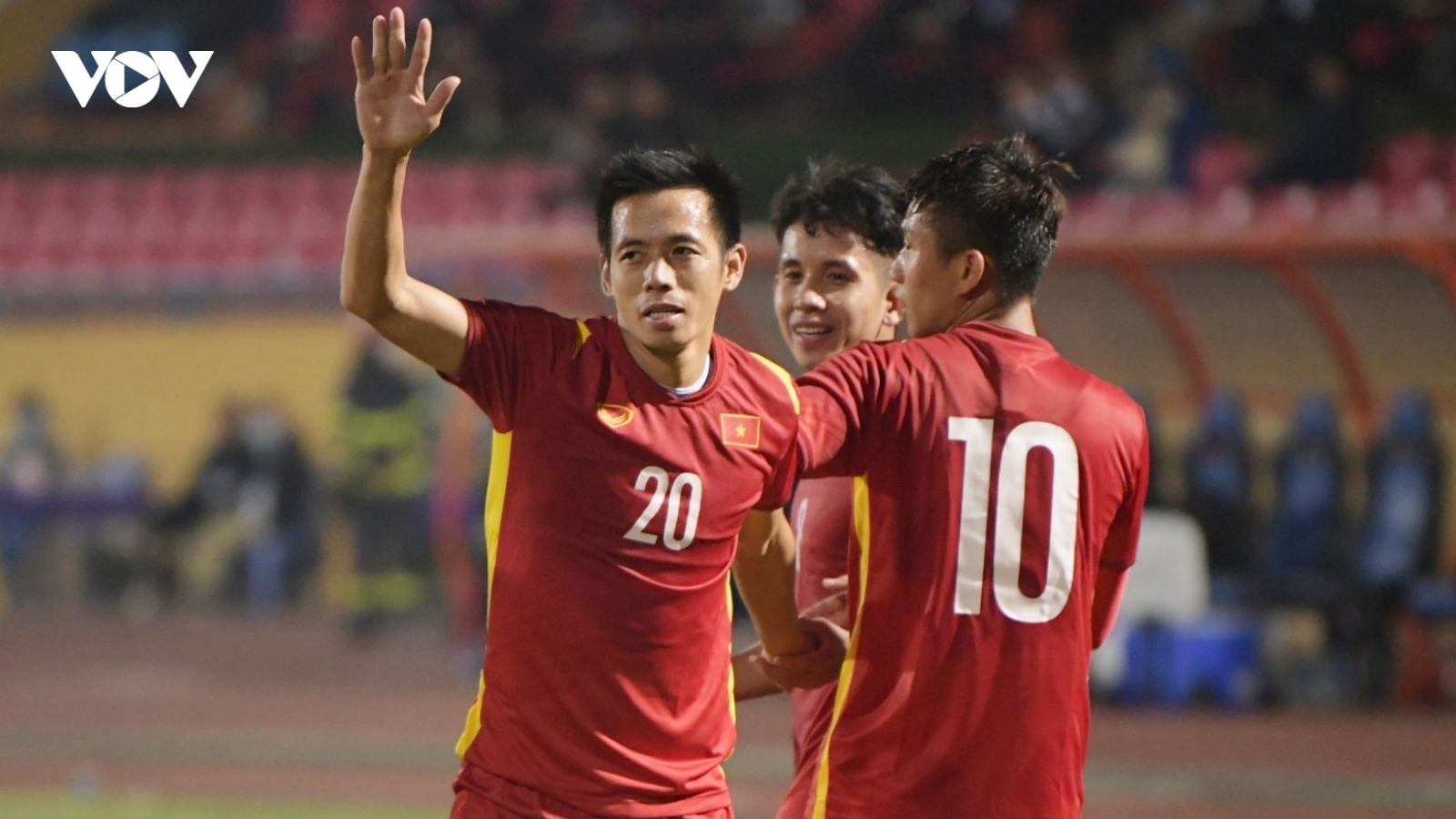 Văn Quyết ghi bàn phút bù giờ, ĐT Việt Nam thắng nhọc Philippines