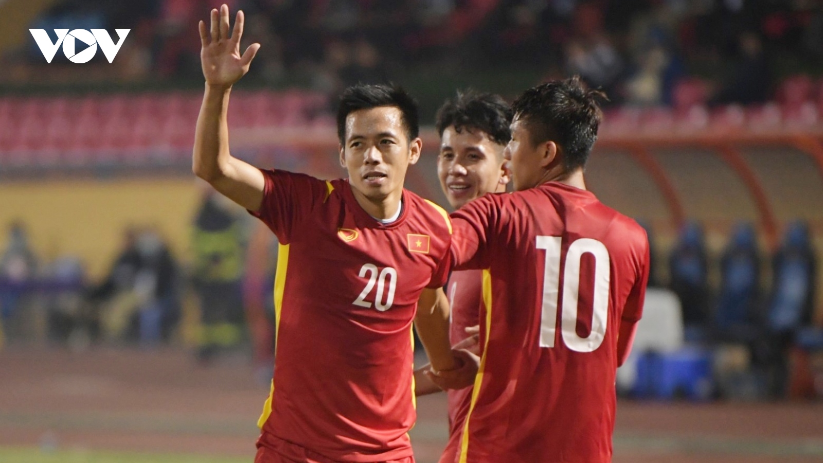 Văn Quyết ghi bàn phút bù giờ, ĐT Việt Nam thắng nhọc Philippines
