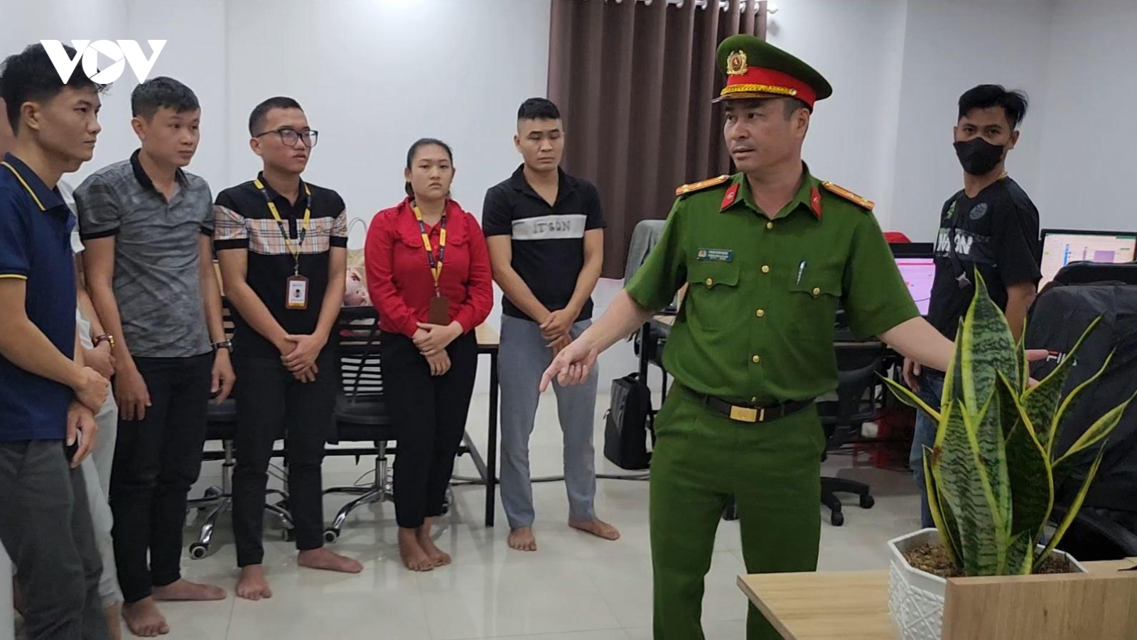 Khởi tố 13 người cắt ghép hình ảnh nhạy cảm để đòi nợ