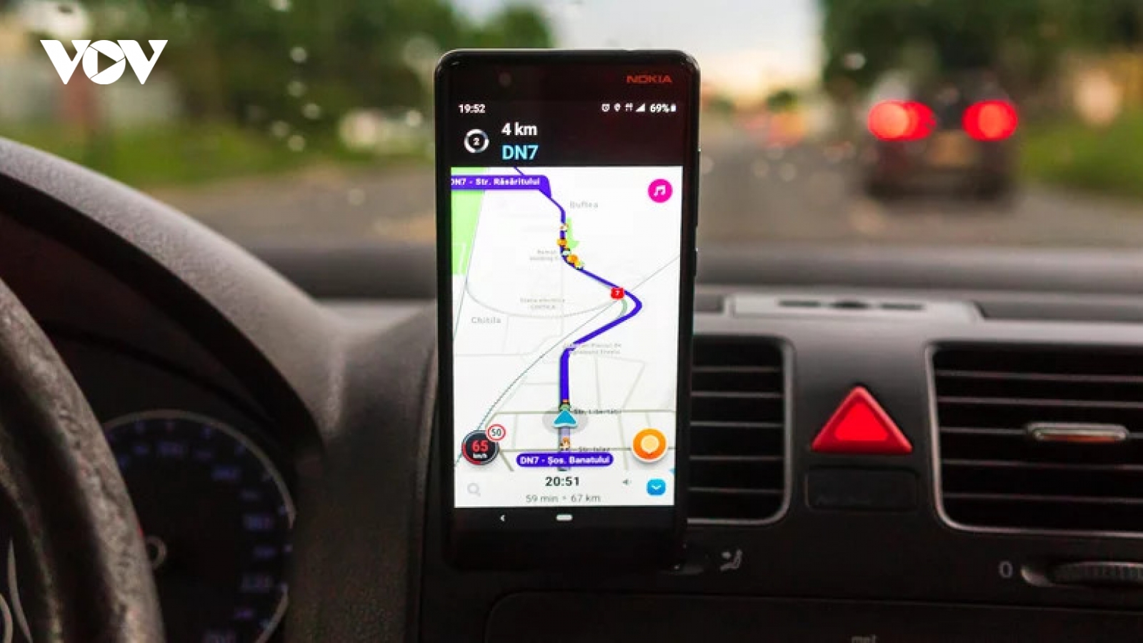 Google dự định hợp nhất Waze và Google Maps