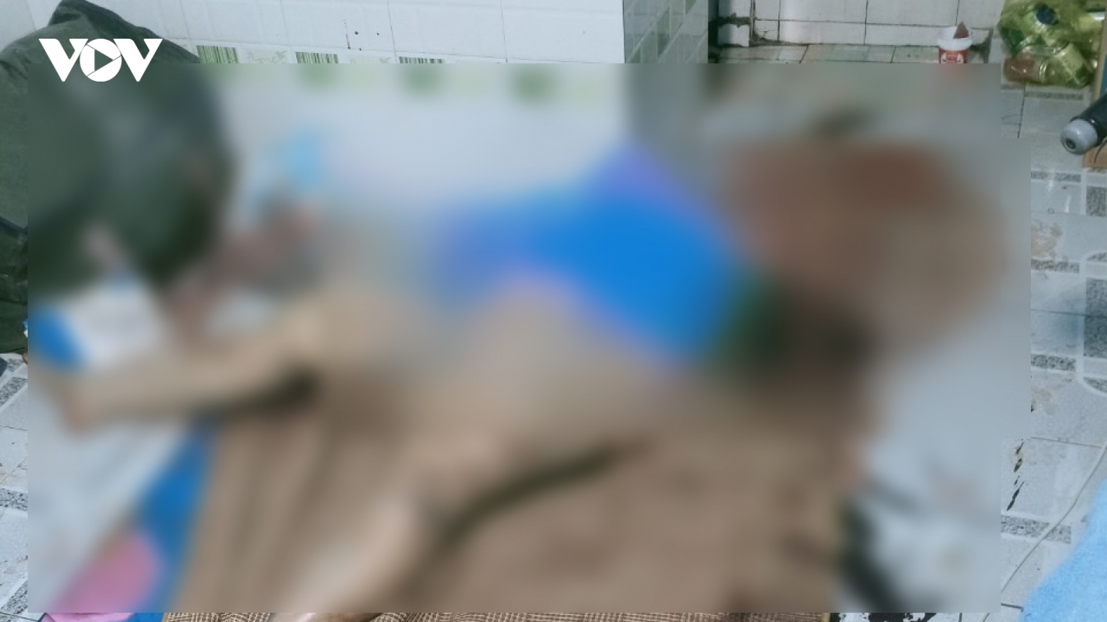 Thi thể phụ nữ có vết cắt ở cổ trong phòng trọ tại Bình Dương