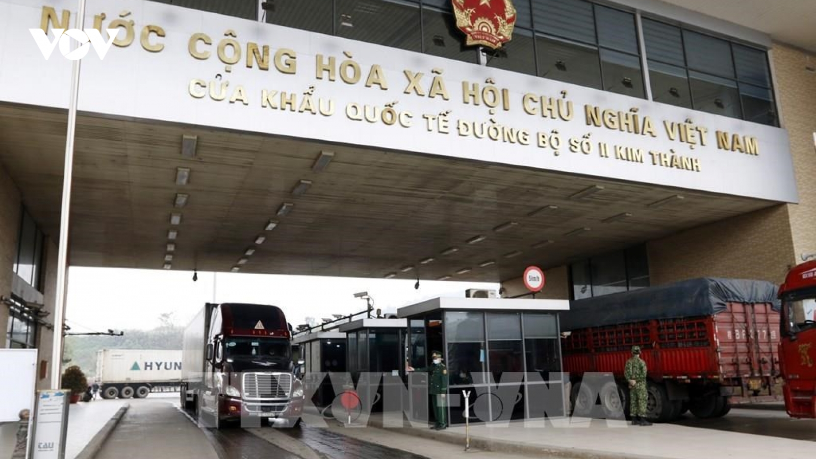 Khôi phục hoạt động tại cửa khẩu quốc tế Lào Cai