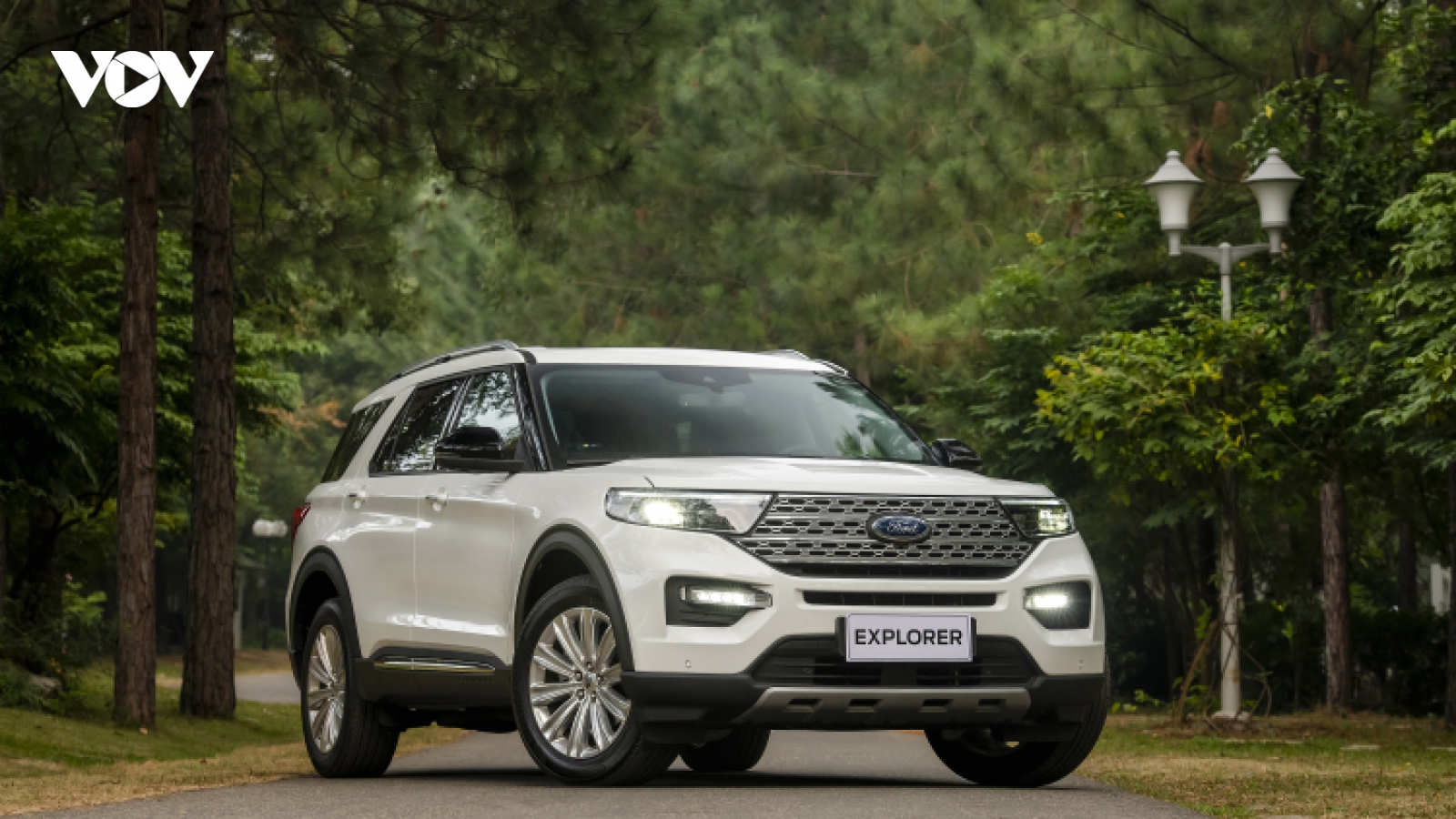 Ford thu hồi 462.000 xe do lỗi camera sau