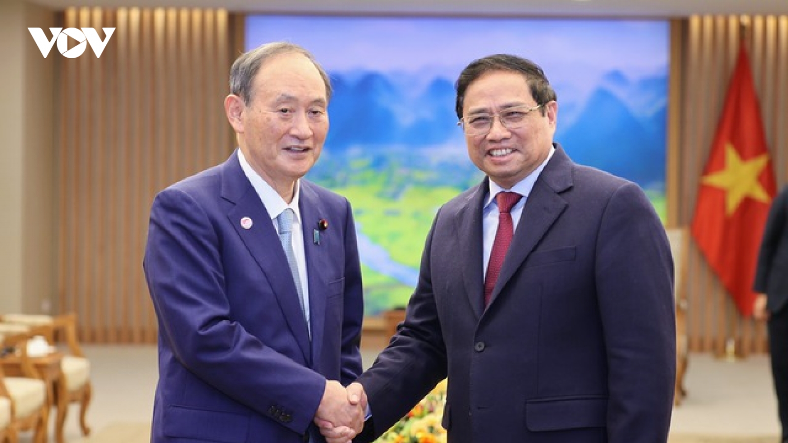 Thủ tướng Phạm Minh Chính tiếp nguyên Thủ tướng Nhật Bản Suga Yoshihide