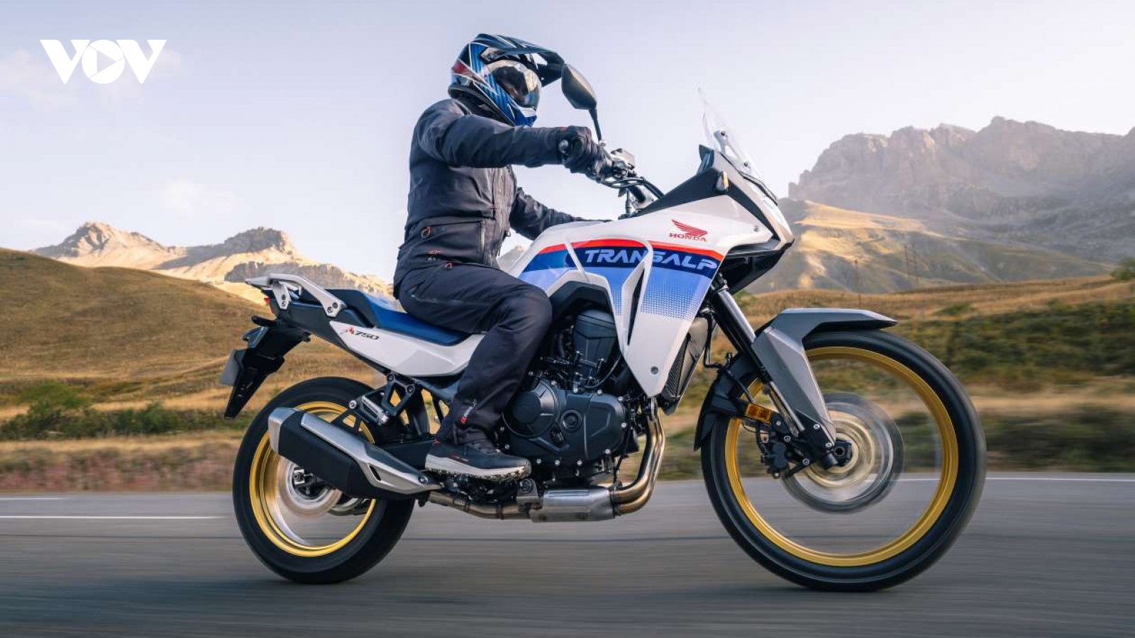 Honda XL750 Transalp 2023 chuẩn bị được giới thiệu